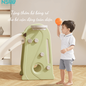Bên cạnh việc chơi cầu trượt, bé yêu cũng sẽ được rèn luyện tinh thần thể dục thể thao ngay từ nhỏ với vòng bóng rổ và quả bóng rổ tặng kèm.