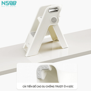 Sản phẩm có tay cầm và bậc thang có đế chống trượt giúp bé cảm thấy an toàn và ổn định khi sử dụng