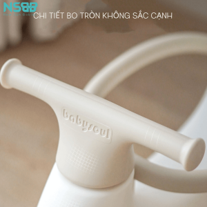 Thiết kế tay cầm và các khung, góc cạnh của bộ sản phẩm đều được bo tròn, bề mặt nhẵn mịn không gây xước da hay nguy hiểm cho bé
