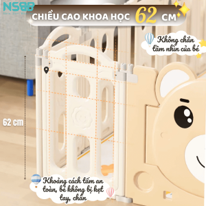 Độ cao lên tới 62cm bảo đảm bé chơi đùa hay tập đi một cách an toàn nhất. Tấm đồ chơi có kèm cột bóng rổ cao tới 102cm