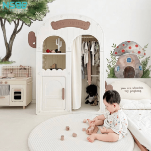 Tủ nhựa có kèm phụ kiện đi kèm: Rèm cửa, thanh treo đồ