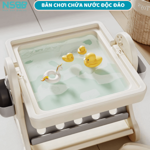 Bàn có dung tích lớn và kín, bé có thể thoả sức khám phá và vui chơi với các trò chơi với nước mà không bị nhàm chán
