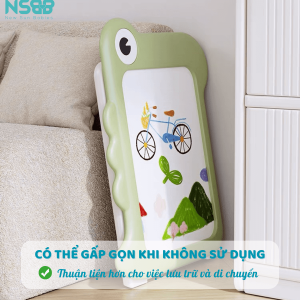 Bố mẹ có thể kết hợp dạy con bằng nhiều cách: để bé tự do sáng tạo vẽ lên bảng hoặc sử dụng bộ ký tự có nam châm để phối hợp cùng bé, vừa học vừa chơi vui nhộn