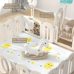 Bộ quây có tấm quây nhỏ, tấm quây lớn, tấm cửa, tấm đồ chơi bao gồm cột bóng rổ, bảng vẽ, bảng xếp lego