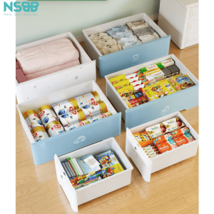 Cả hai phân loại đều có kích thước phù hợp và đủ lớn để chứa nhiều đồ vật của bé một cách ngăn nắp