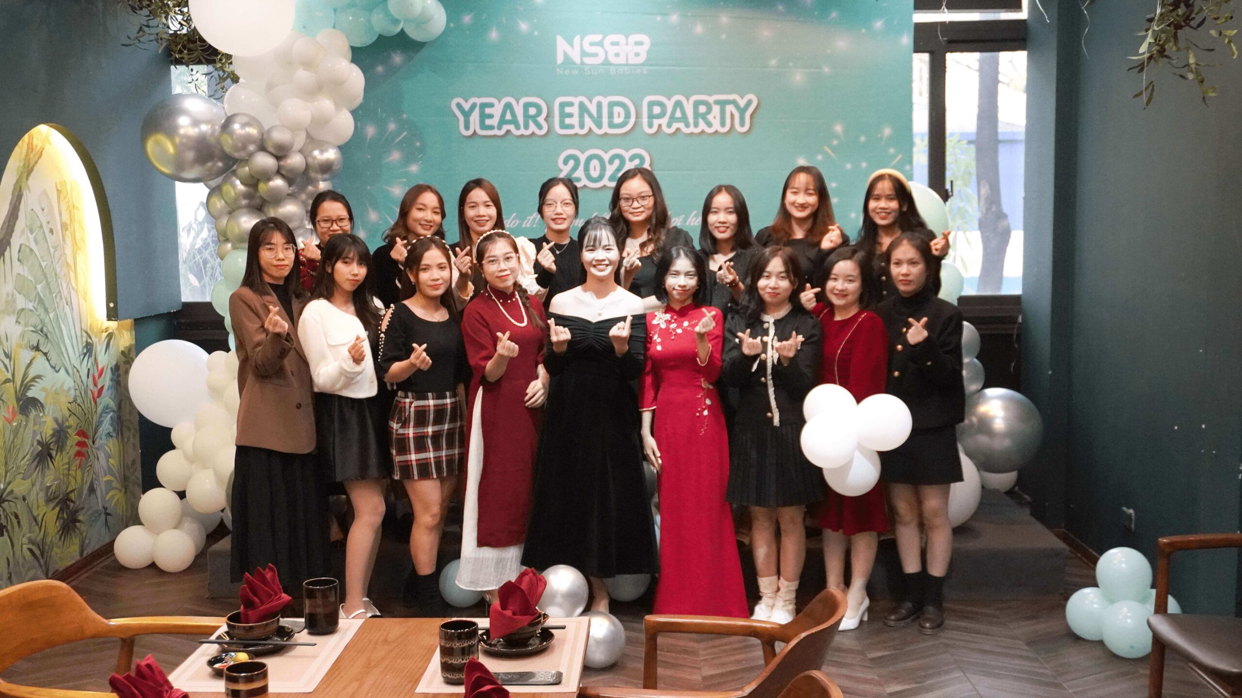 Nhiều phần thưởng giá trị vinh danh cá nhân xuất sắc, nhân viên lan toả năng lượng tích cực,....