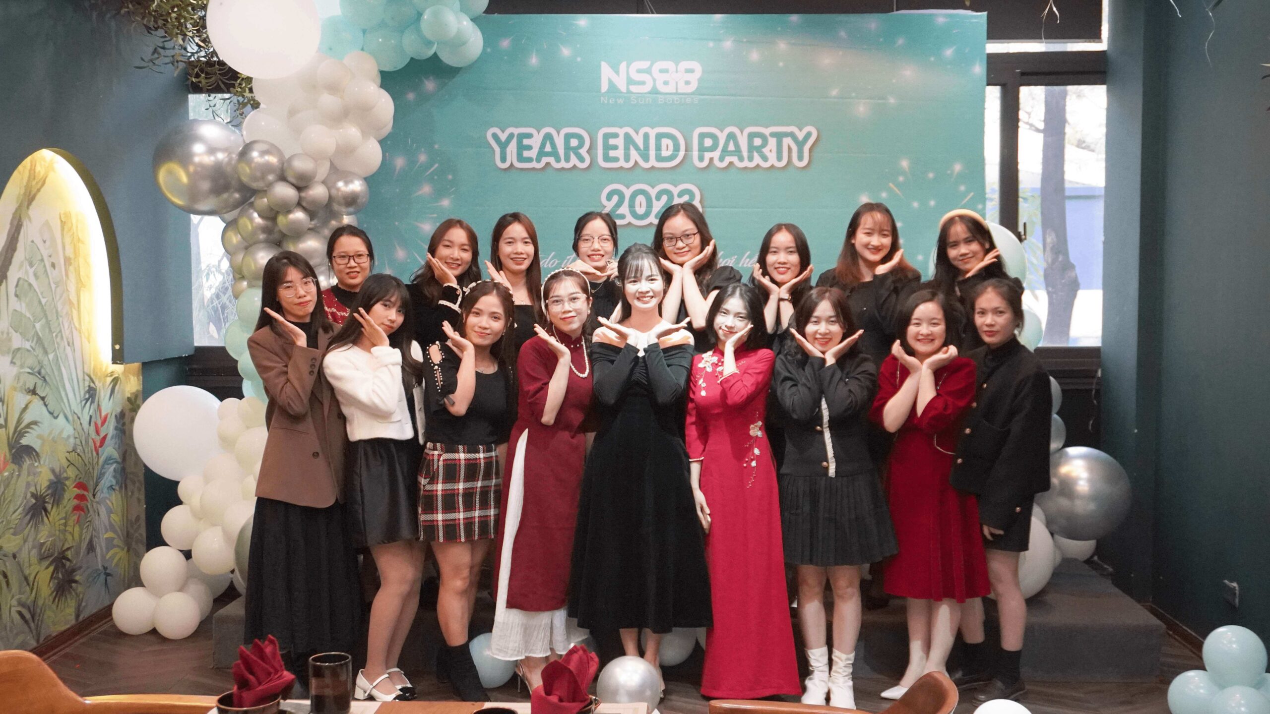 Buổi tiệc có sự góp mặt của Ban Giám đốc NSBB, ban Điều hành công ty và toàn thể các thành viên NSBB Hà Nội 