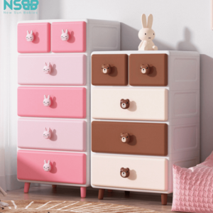 Ngăn tủ được chế tạo từ chất liệu nhựa chất lượng cao, đảm bảo khả năng chịu lực tốt, có thể đựng nhiều đồ dùng cần thiết của bé