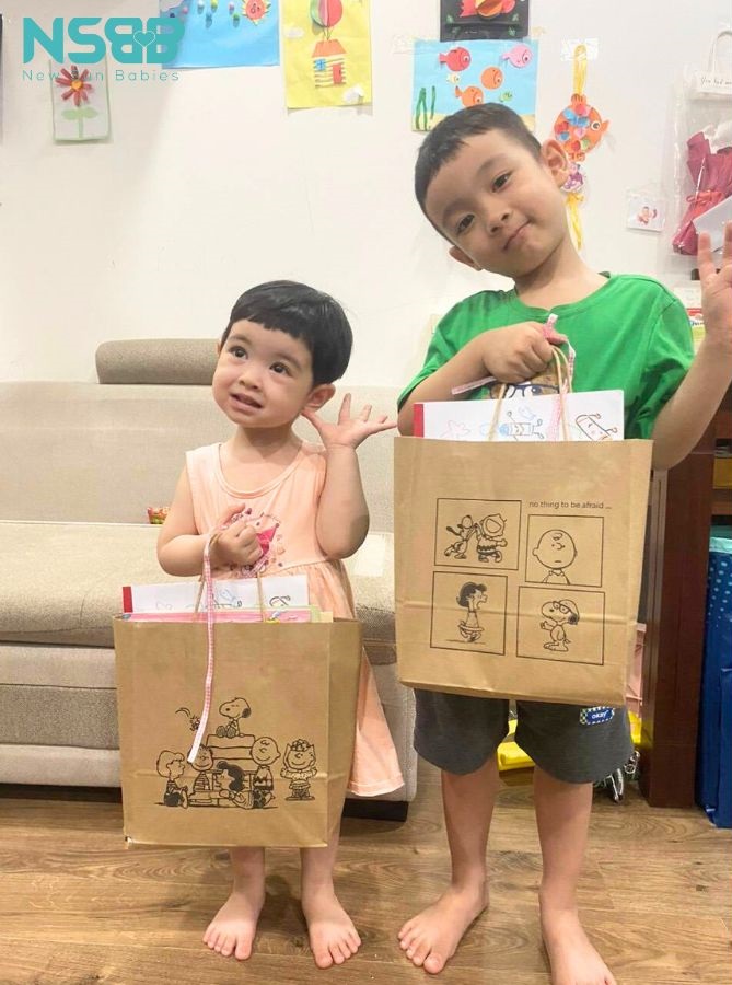 Các bé yêu - con của cán bộ nhân viên công ty cổ phần NSBB rất thích thú khi nhân được quà 1/6