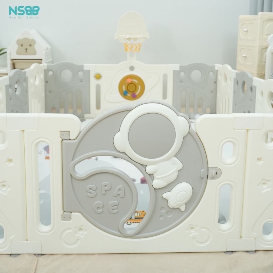 Quây cũi nhựa Pakey Phi hành gia