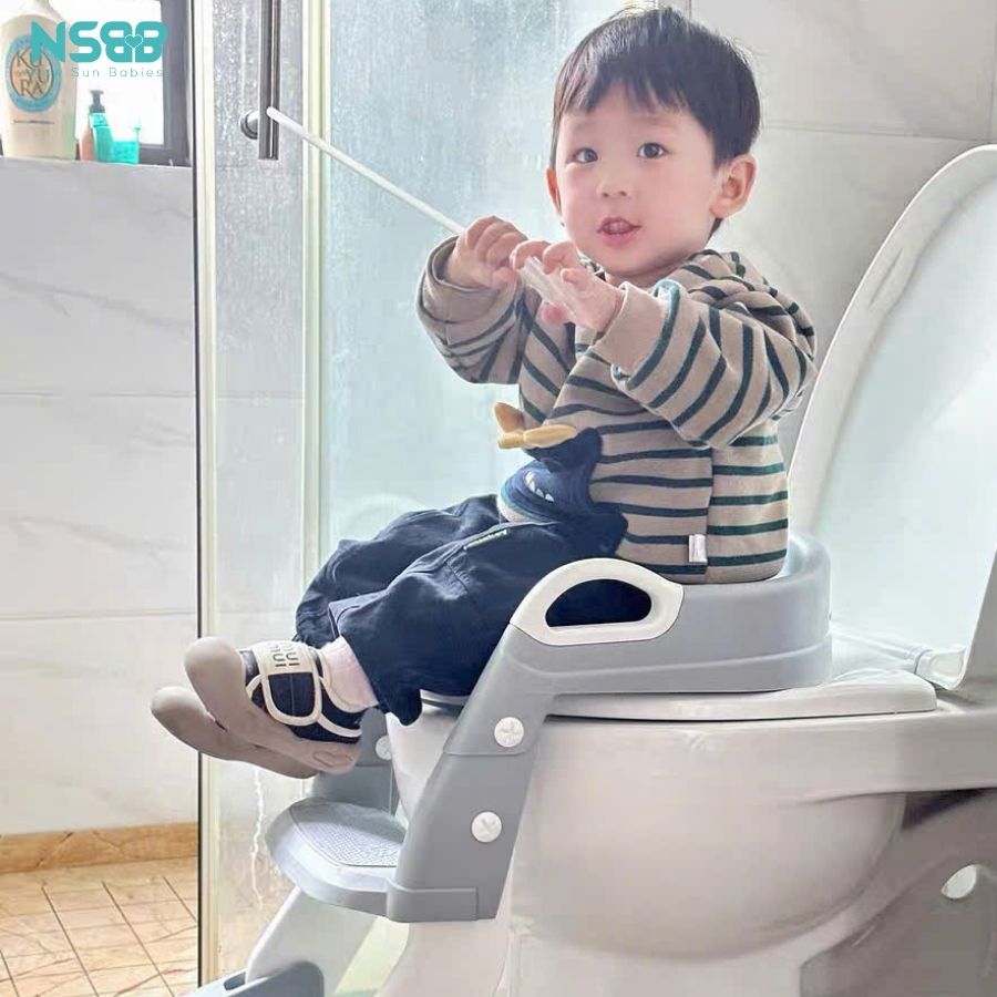 Nắp bồn cầu kèm thang cho bé Pakey P-PC04